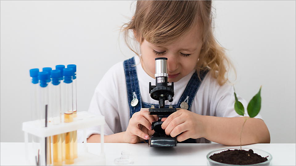 Microscope for kids, science experiment