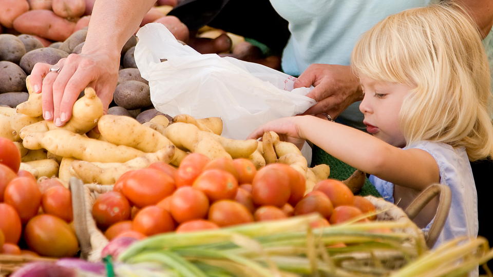 Farm to table: How to shop smarter at your local farmer's market