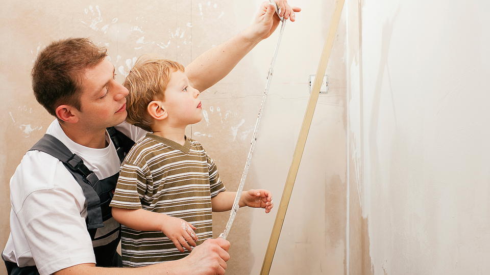 https://t7.leapfrog.com/images/lp-content-img/toddler_measuring_with_ruler.jpg